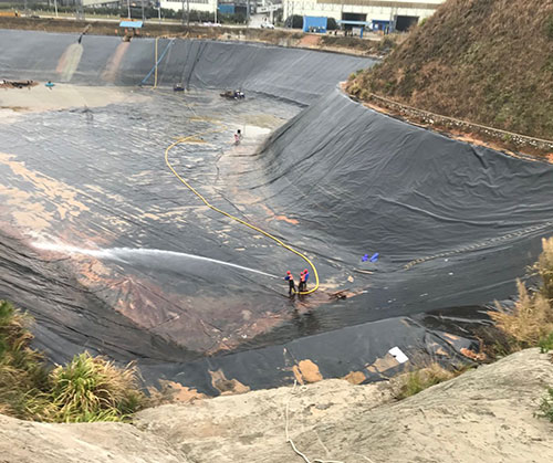 塔什库尔干废水池清理