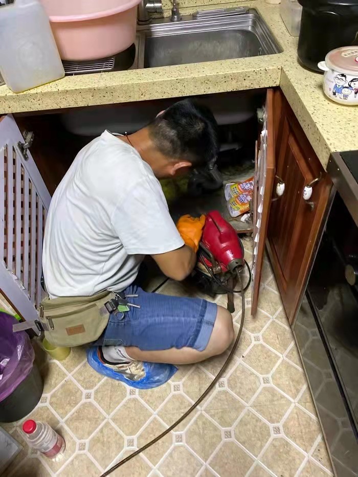 塔什库尔干通下水道